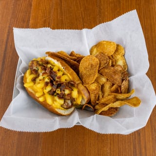 Mac N Cheese Brat