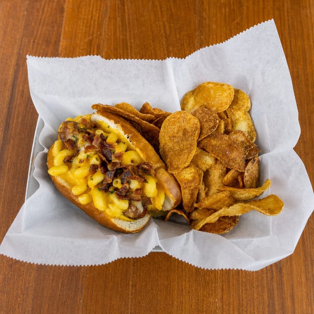 Mac N Cheese Brat.